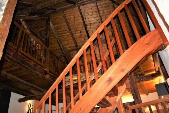 Vue sur la charpente en mélèze