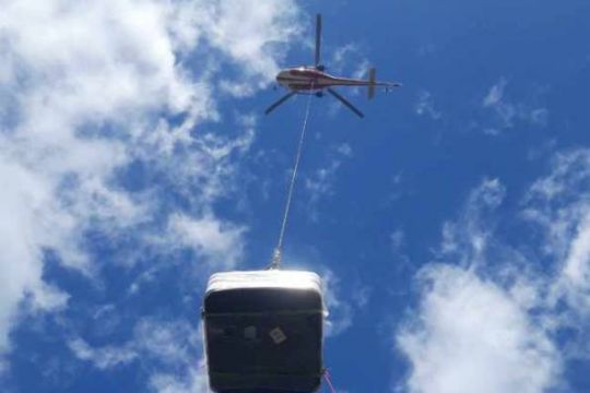 Arrivée du Spa en helicoptére